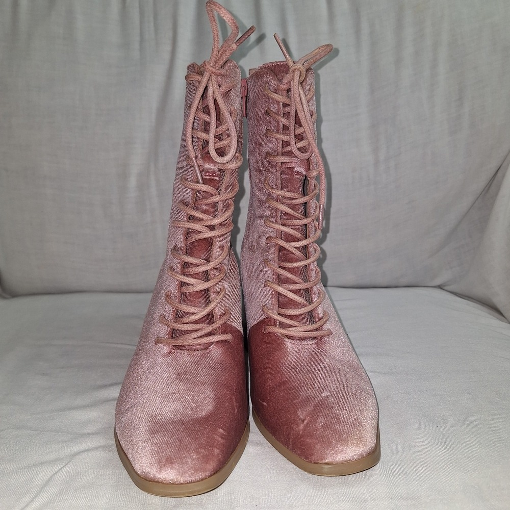 Crown & Ivy Sanna BLUSH PINK Velvet Lace Up Grandmacore Boots 6.5M Victorian - Picture 3 of 12